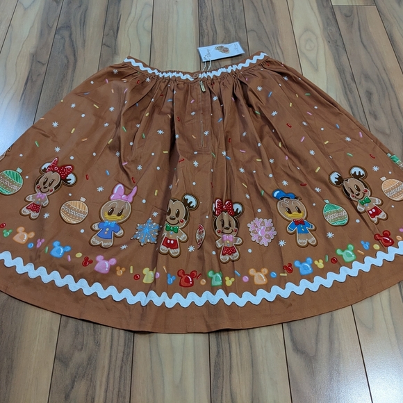 NWT! Loungefly The Stitch Shoppe Gingerbread Friends Sandy Skirt Size M - Picture 13 of 16